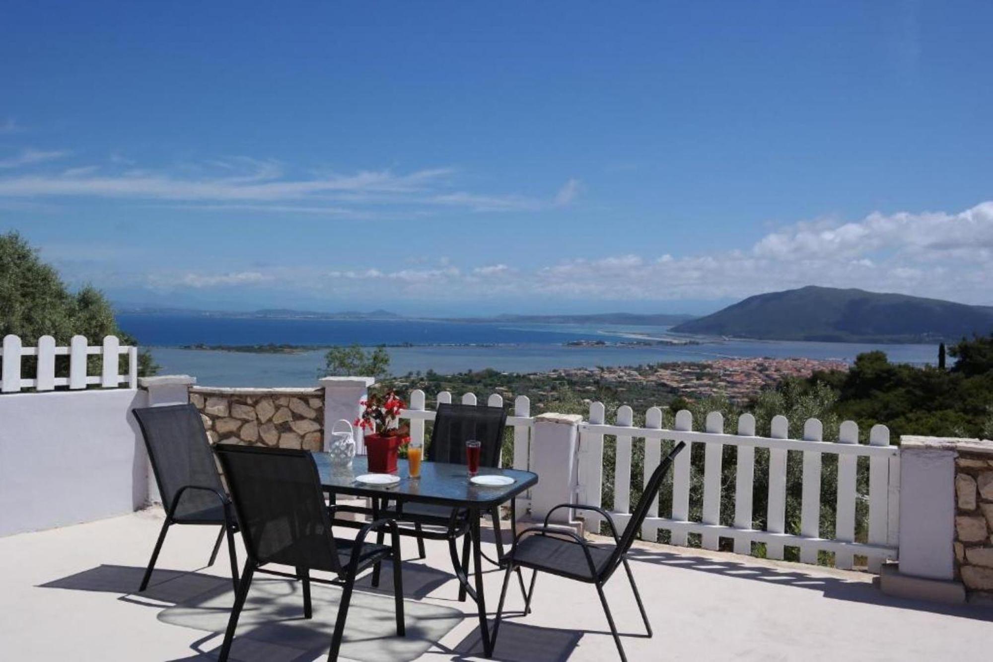 Eris Villa - Amazing View In Lefkada Frinion Bagian luar foto