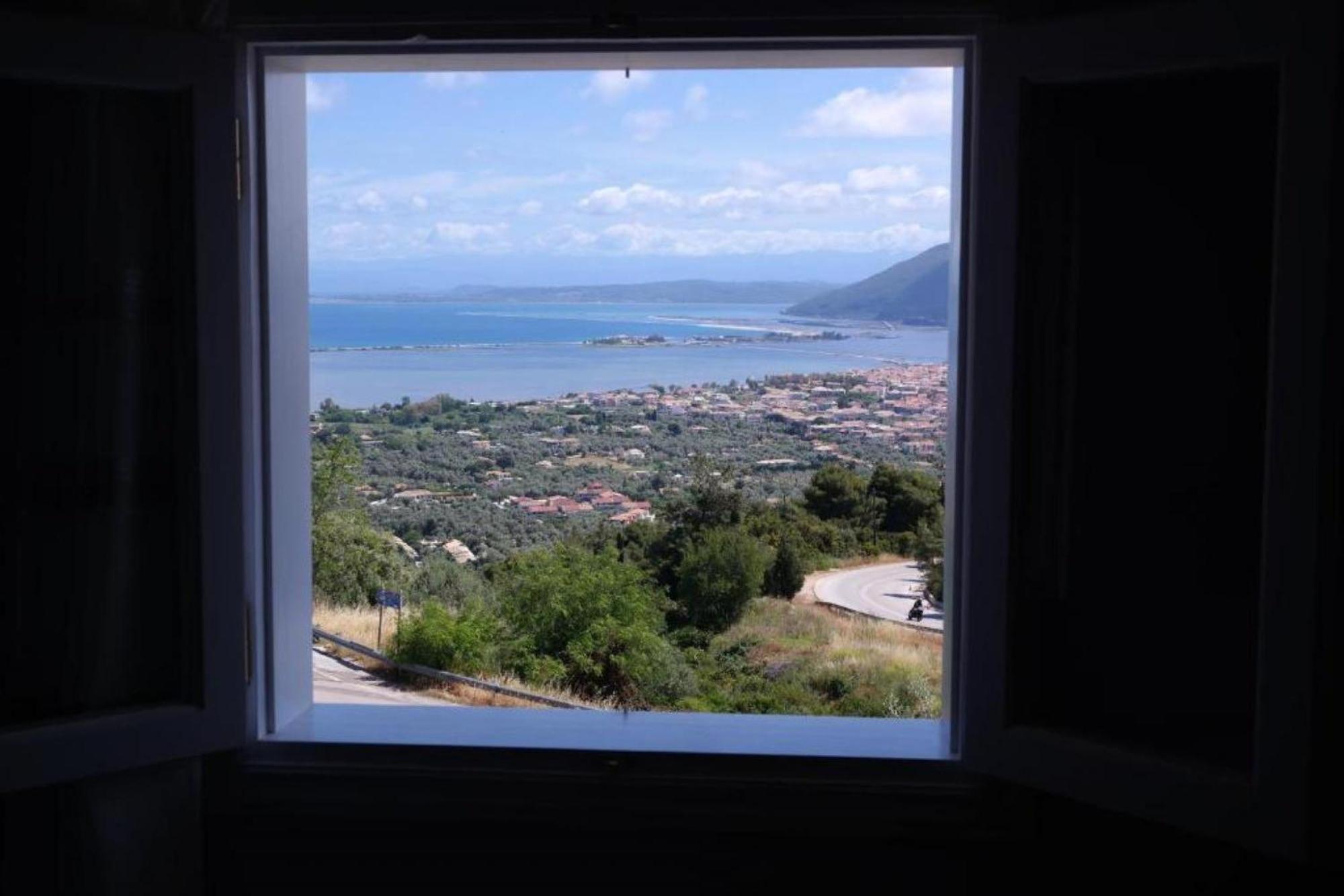 Eris Villa - Amazing View In Lefkada Frinion Bagian luar foto